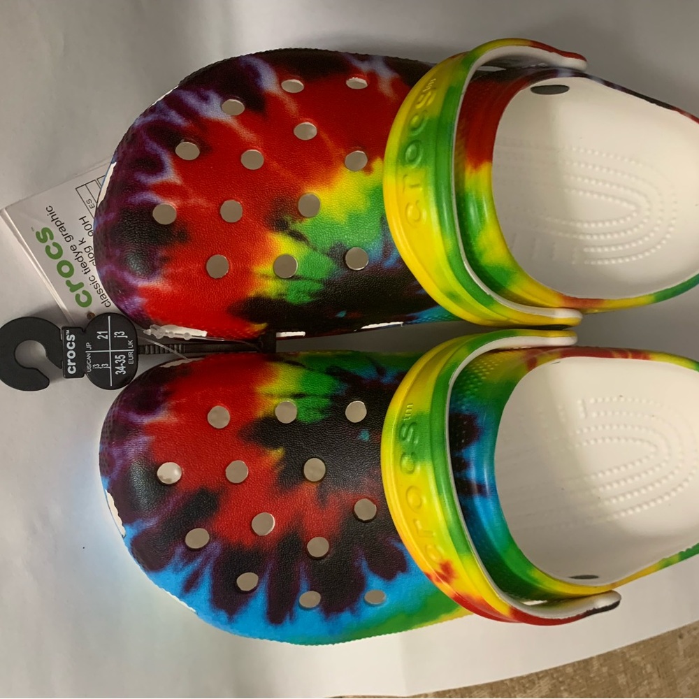NEW CROCS Kids Rainbow Tie-Dye Clogs size 3